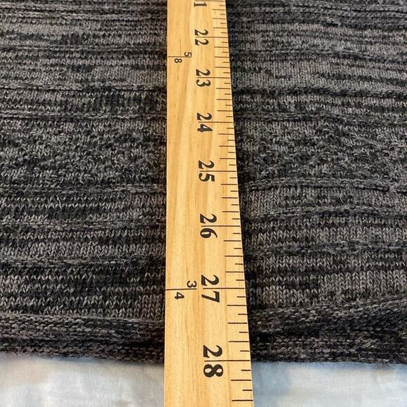 Carbon 2 Cobalt Heathered Gray and Black Sweater - Picture 6 of 8